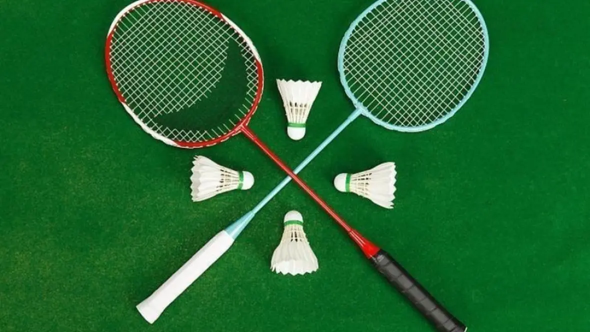 海露羽毛球赛巅峰对决：张殊贤郑雨 VS 宋硕芸余芊慧，谁将问鼎？